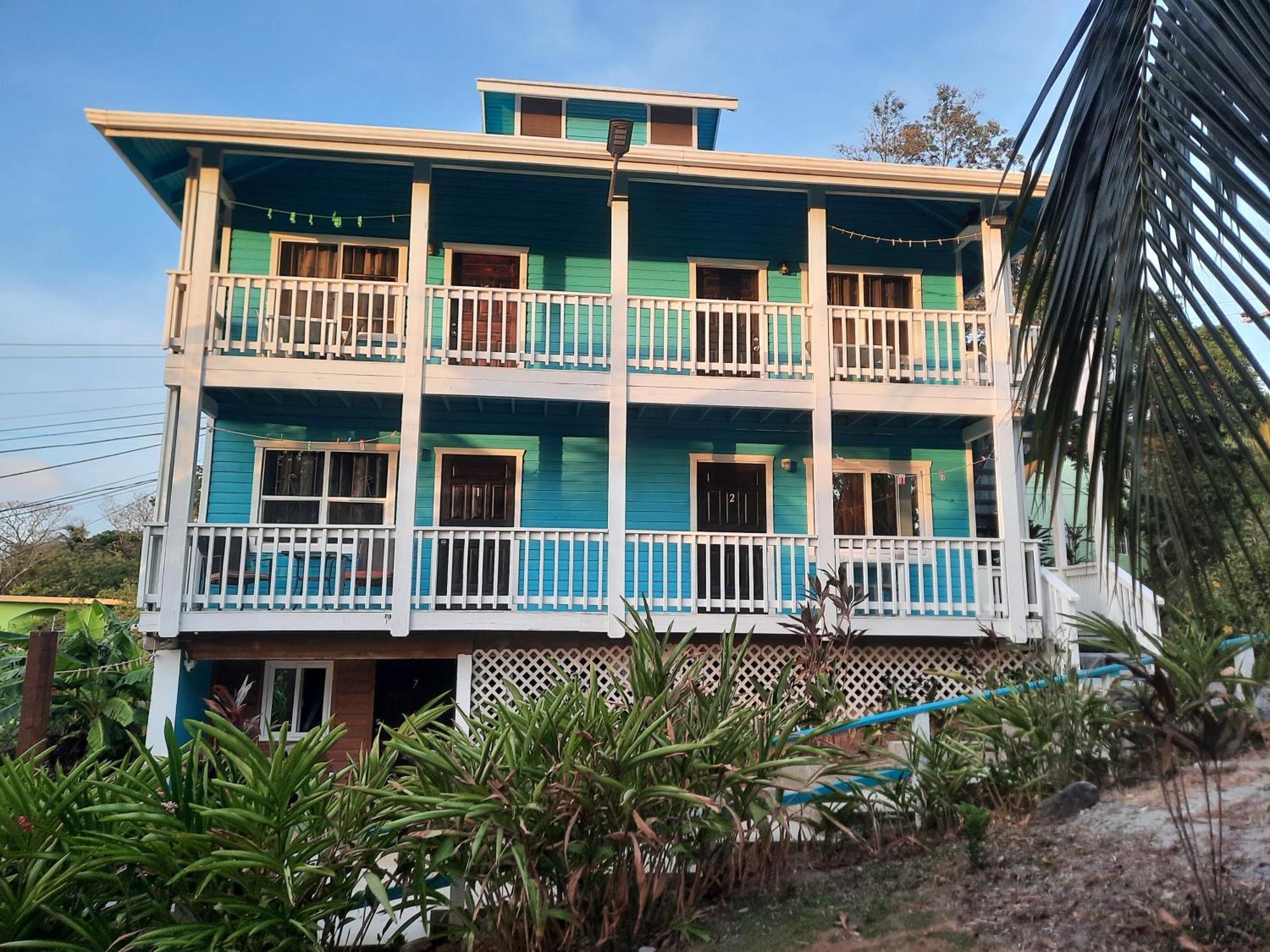 Guava Grove Resort & Villas Sandy Bay Eksteriør billede