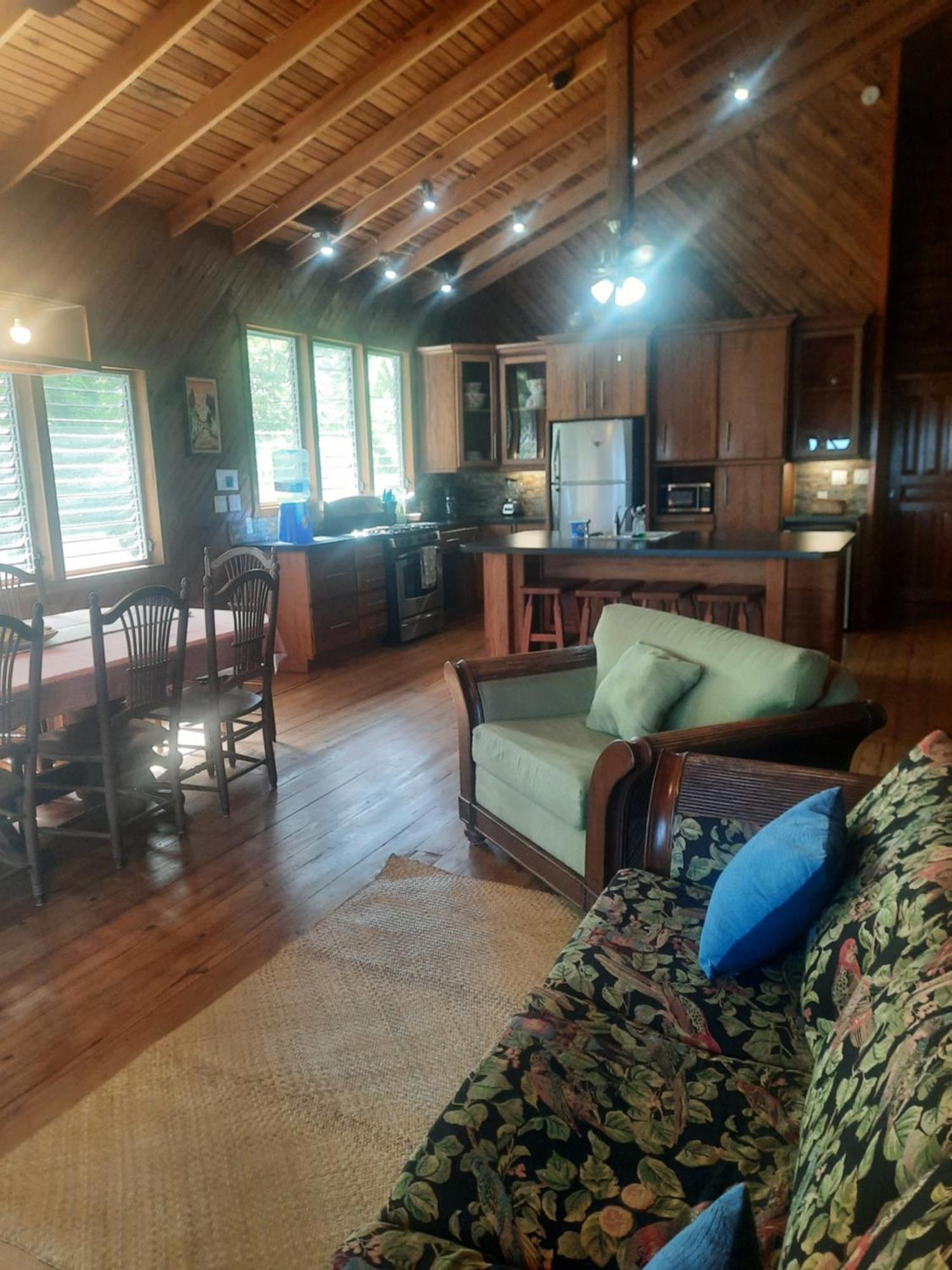 Guava Grove Resort & Villas Sandy Bay Eksteriør billede