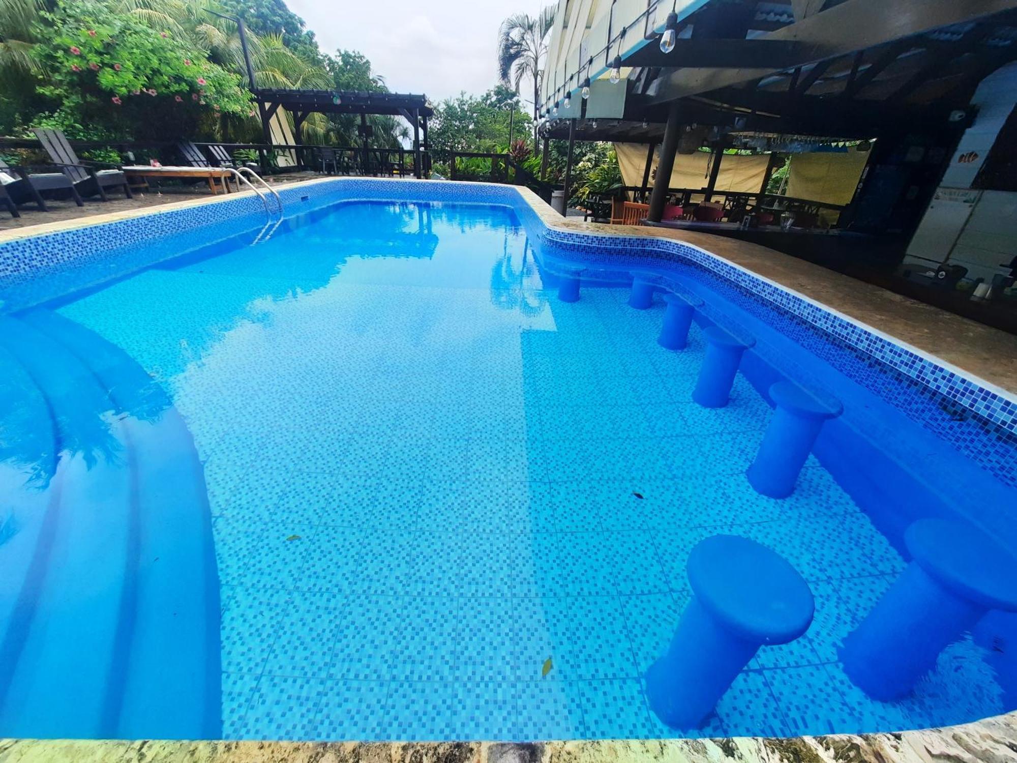 Guava Grove Resort & Villas Sandy Bay Eksteriør billede