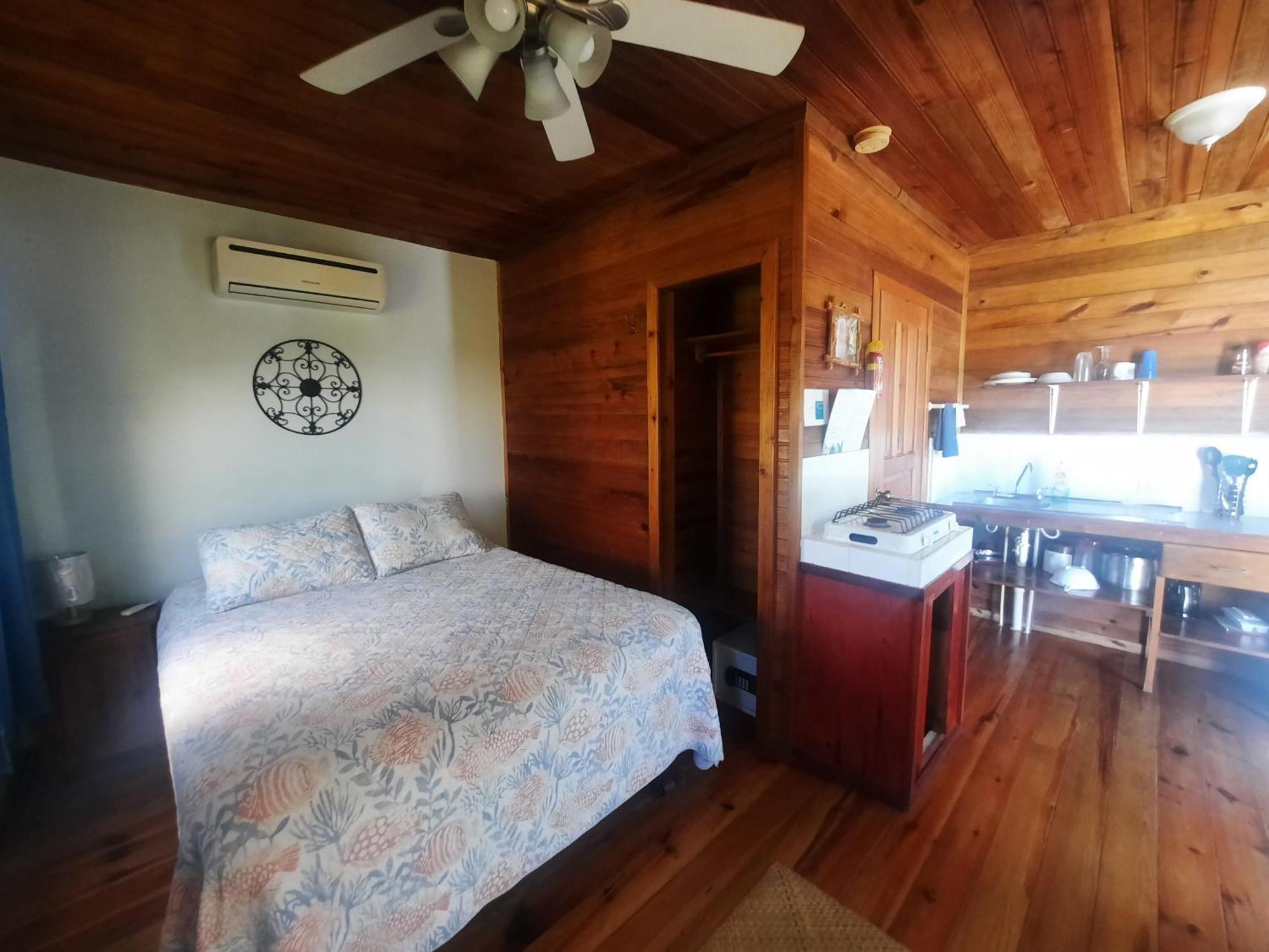 Guava Grove Resort & Villas Sandy Bay Eksteriør billede